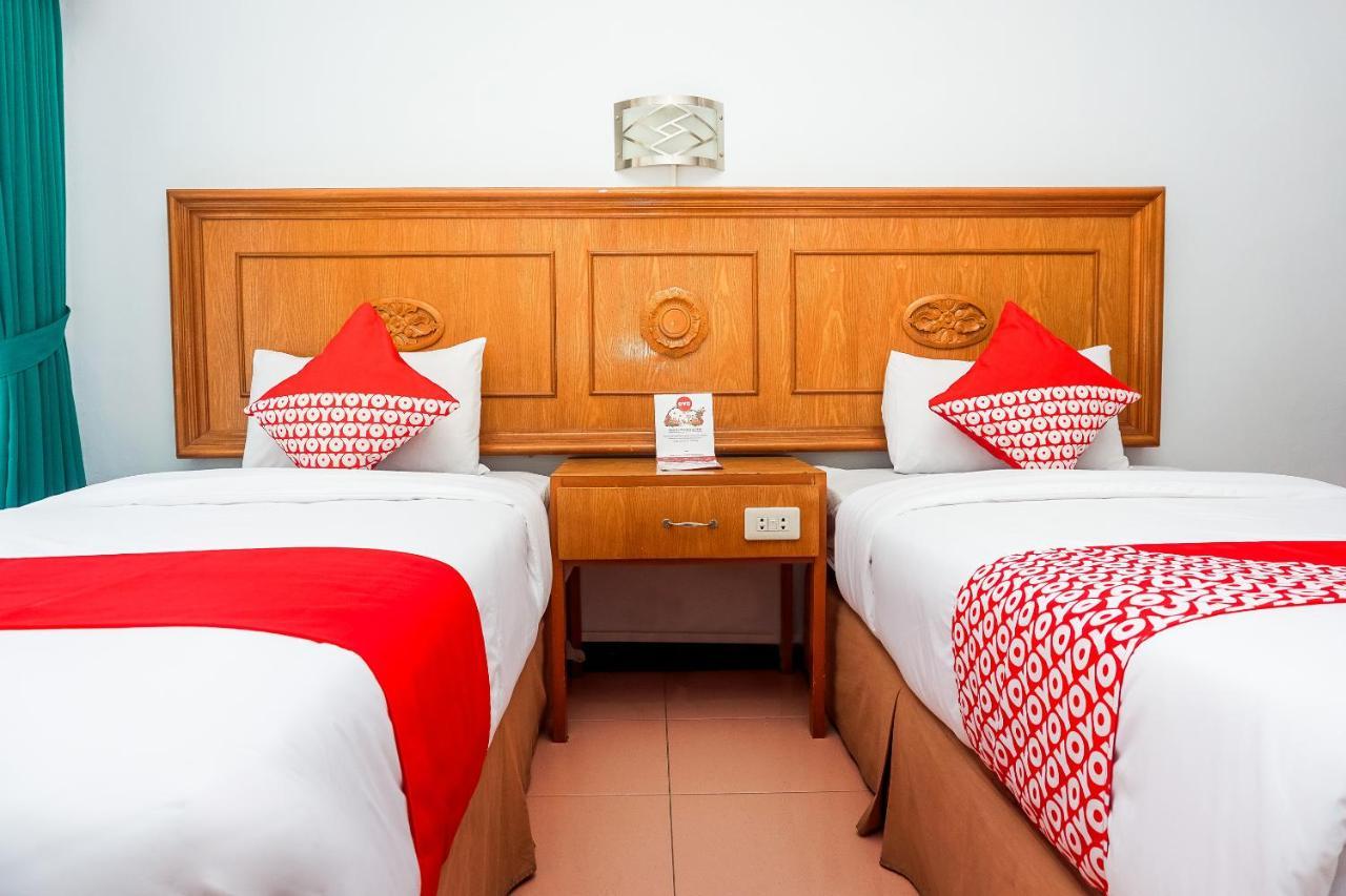 Oyo 375 Hotel Bougenville Syariah Padang  Buitenkant foto