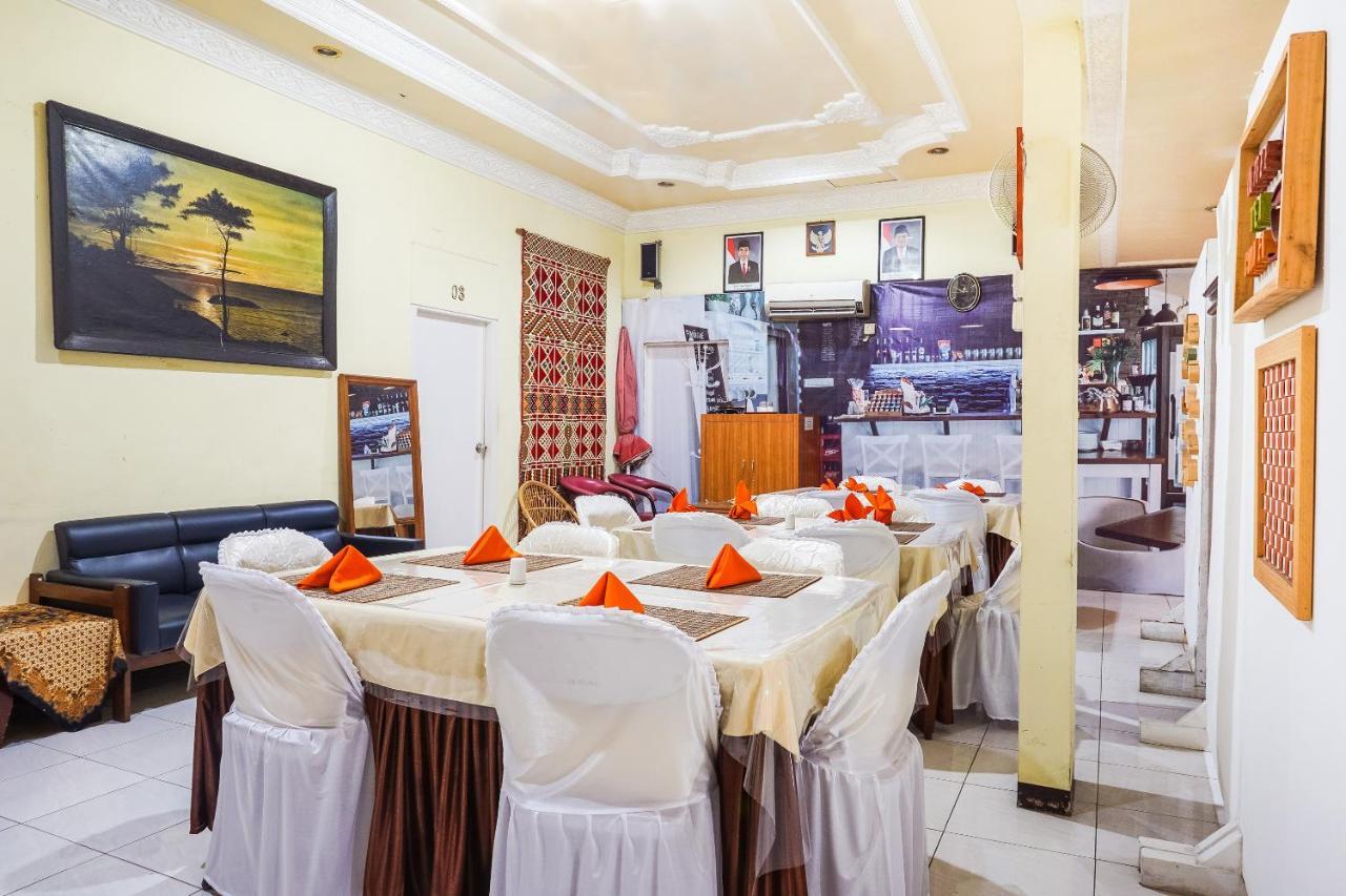 Oyo 375 Hotel Bougenville Syariah Padang  Buitenkant foto